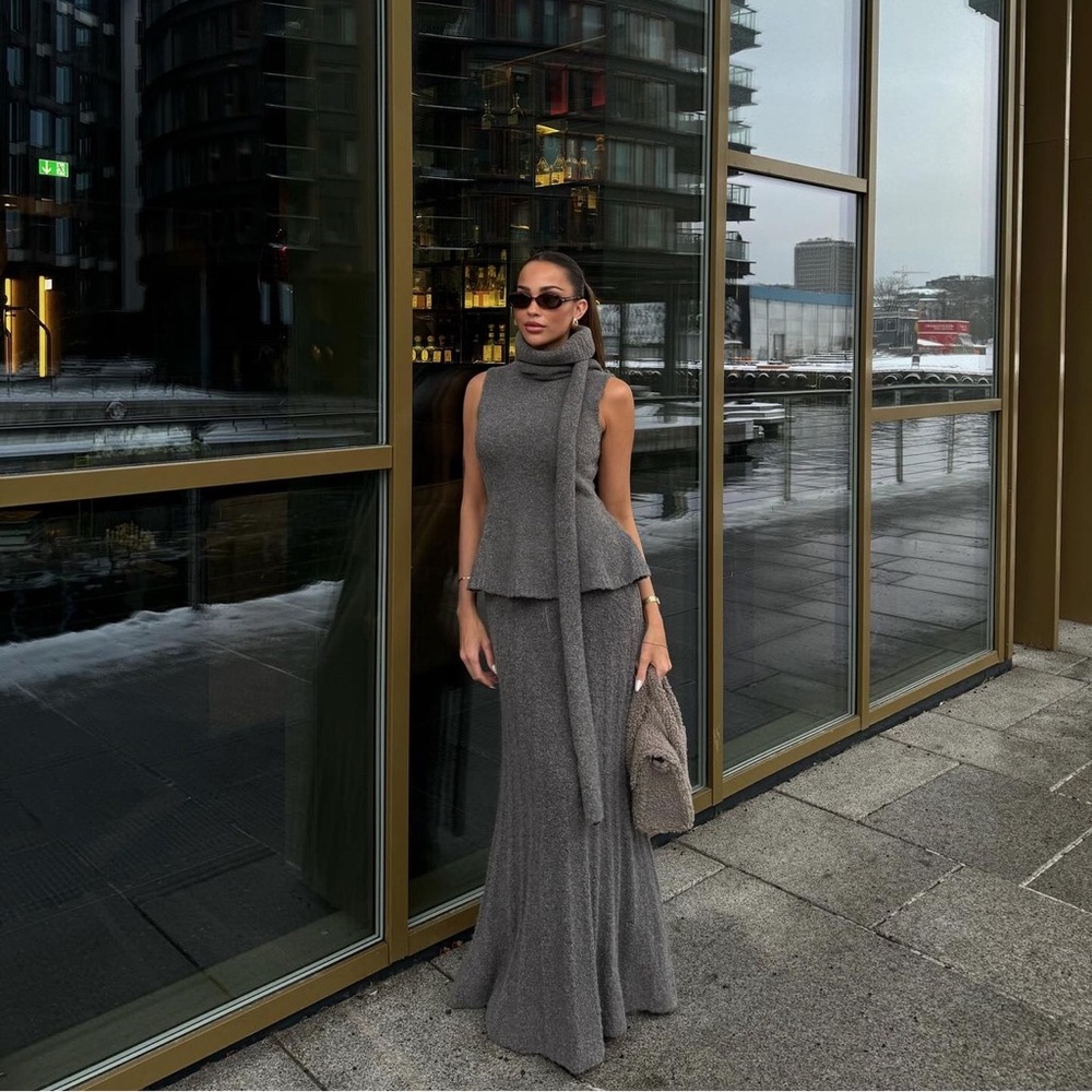 NA-KD 4 Piece - Grey Knitted V-Neck Sweater, Turtleneck Top, Scarf, & Maxi Skirt